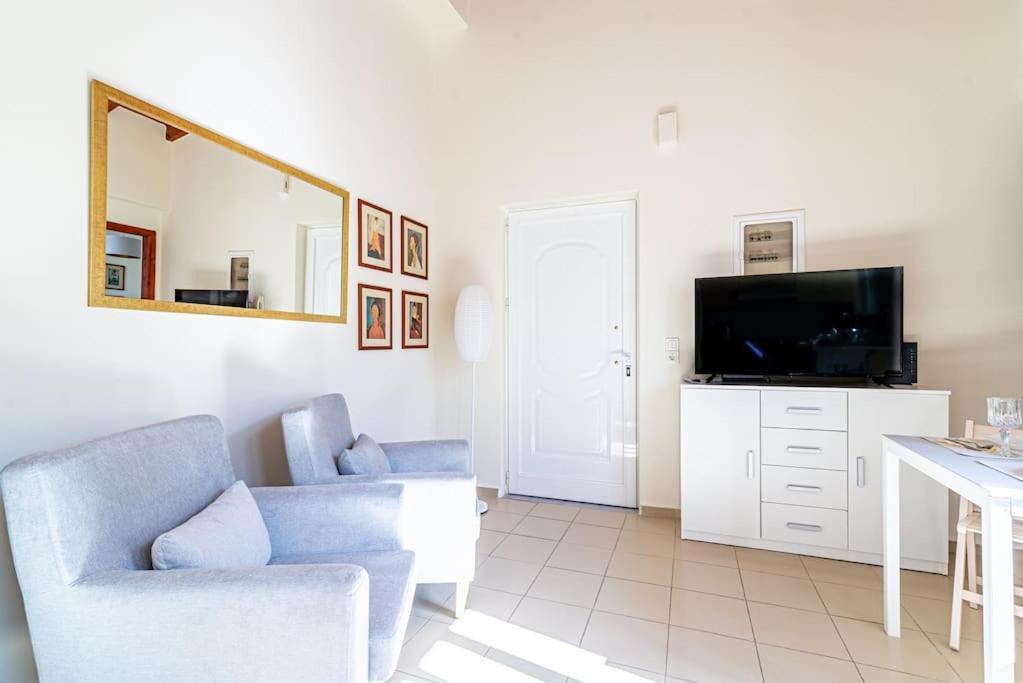 Cozy Apartment In The Heart Of City Center Iraklio Exterior foto