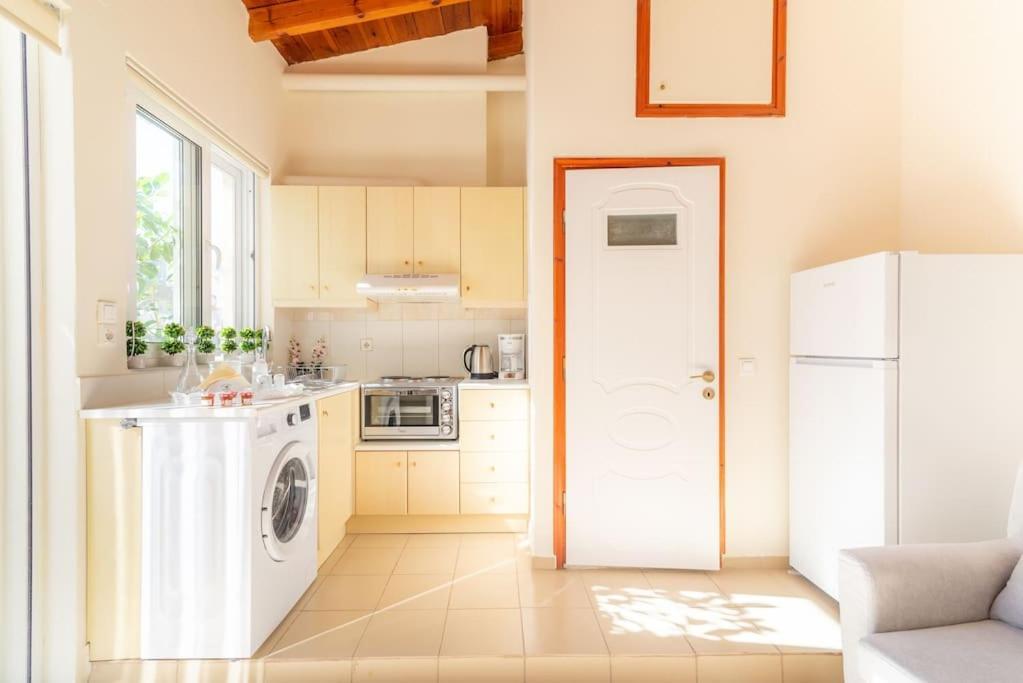 Cozy Apartment In The Heart Of City Center Iraklio Exterior foto